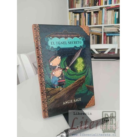 Las aventuras de Araminta El túnel secreto Angie Sage Ed. Montena tapas duras