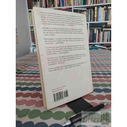 Perros De Paja John Gray Ed. Ediciones Paidos Iberica 200 páginas Subtitulo: reflexiones sobre los humanos y otros anima