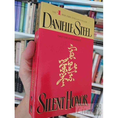 Silent Honor  Danielle Steel  EN INGLES Dell Fiction
