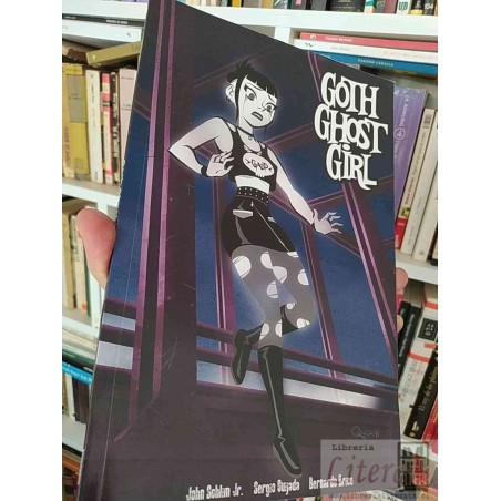 Goth Ghost Girl John Schlam Jr, Sergio Quijada, Bernarda Brice Ed. Visuales todo color en español
