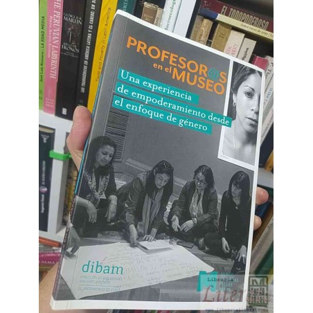 Profesoras en el museo varios DIBAM Museo Nacional Bellas Artes ilustraciones color