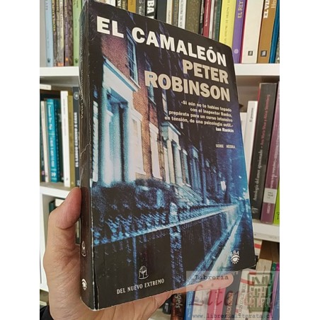 El Camaleón  Peter Robinson  Serie Negra del Nuevo Extremo formato grande RBA 431 páginas