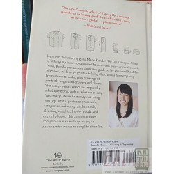 Spark Joy Marie Kondo TEN SPEED PRESS EN INGLES tapas duras  291 páginasNew York Times Best-Selling