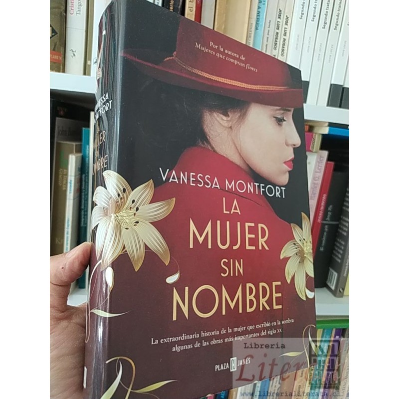 La mujer sin nombre  Vanessa Montfort  Plaza Janes formato grande tapas duras 621 páginas