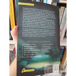 Los gatos guerreros los cuatro clanes la hora más oscura Erin Hunter Narrativa joven salamandra ISBN 9788498385588