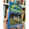 Agility training the fun sport for all dogs Jane Simmons-Moake Howell Book House tapas duras EN INGLES 236 páginas