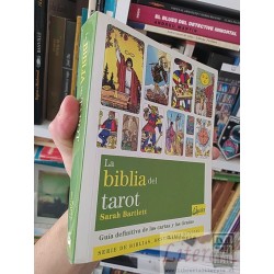 La biblia del tarot Sarah Bartlett GAIA 400 páginas...