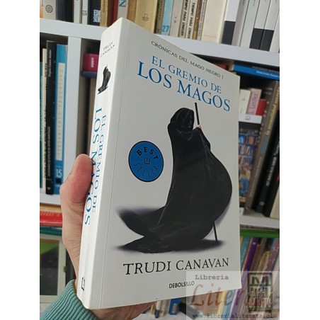 El gremio de los magos Trudi Canavan Debolsillo 443 páginas