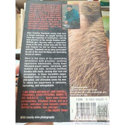 Among Grizzlies Living with wild bears in Alaska Timothy Treadwell y Jewel Palovak Ballantine Books 208 páginas. EN INGL